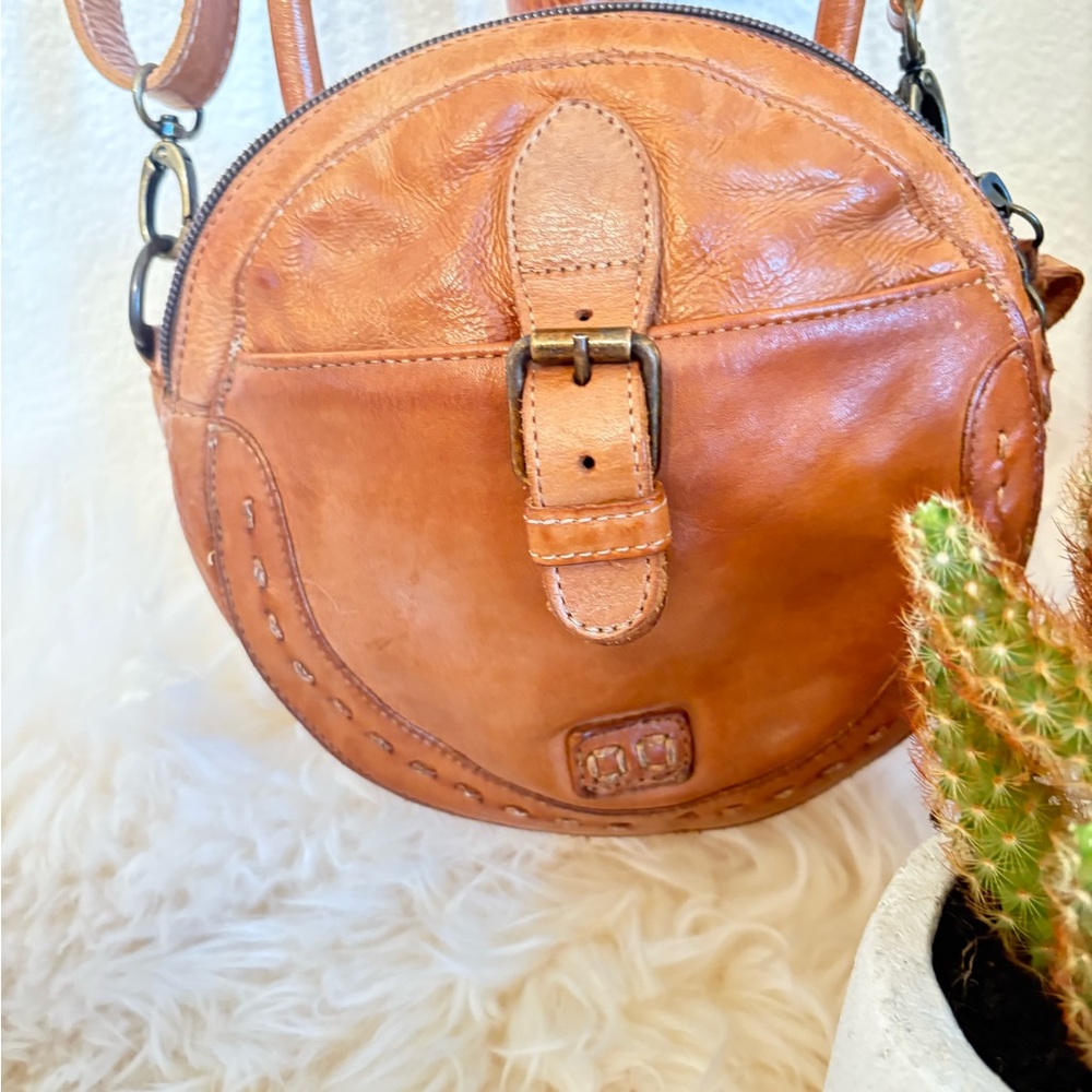 BED Stu Arenfield in pecan Tan Leather Crossbody Bag